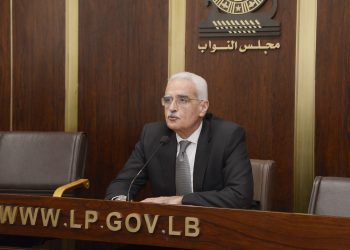 “اعترفوا واعتذروا”… يزبك لفياض: من يمنع الإعمار هو التبعية العمياء للولي الفقيه