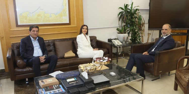 زيارة وزير الأشغال فايز رسمني