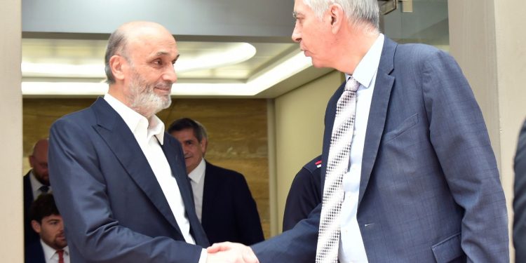 لقاء جعجع والسفير الفرنسي: بحث في التطورات المحلية والاقليمية