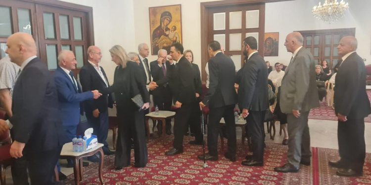 “القوات” تعزي بوفاة رئيس بلدية دير ميماس