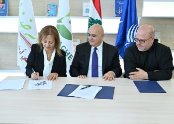 اتفاقية رائدة بين جامعة الروح القدس – الكسليك وشركة الدكاش للزراعة