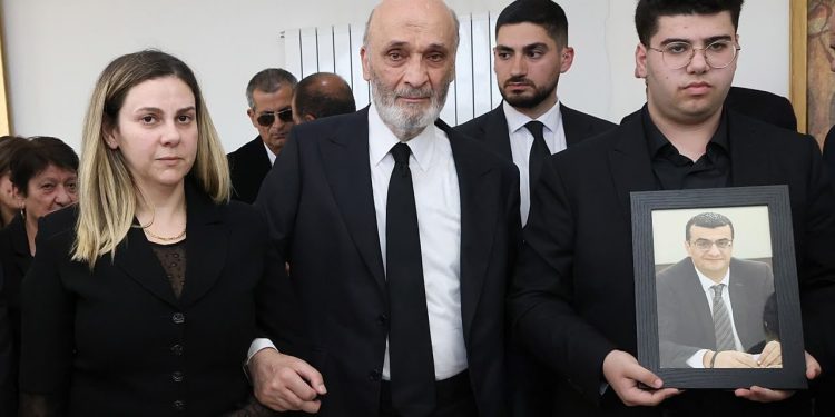 “القوات” وبلدة حدشيت تودعان ريمون حنا في مأتم شعبي حاشد