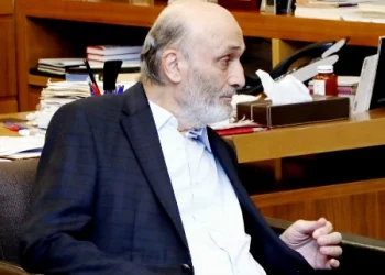 سمير جعجع لـ«عكاظ»: لبنان لن يطلب التدخل من «الشرع»